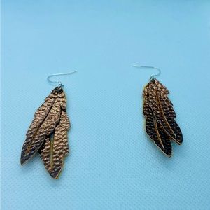 Beautiful leather Feather earrings